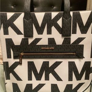 Large Michael Kors bag